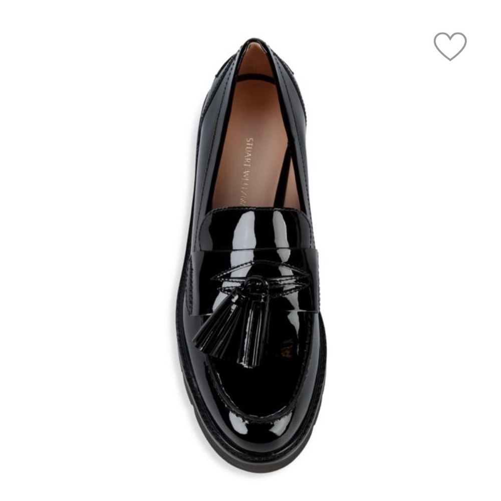 Glossy Italian patent leather
Leather lining
Leather/synthetic sole